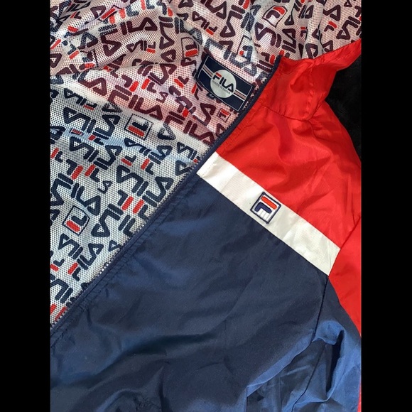 Zip up windbreaker - Picture 2 of 4